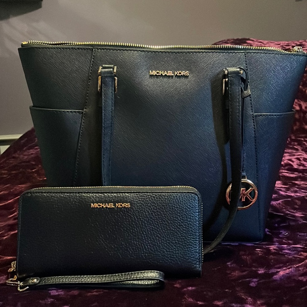 Michael kors leather tote and continental wallet set